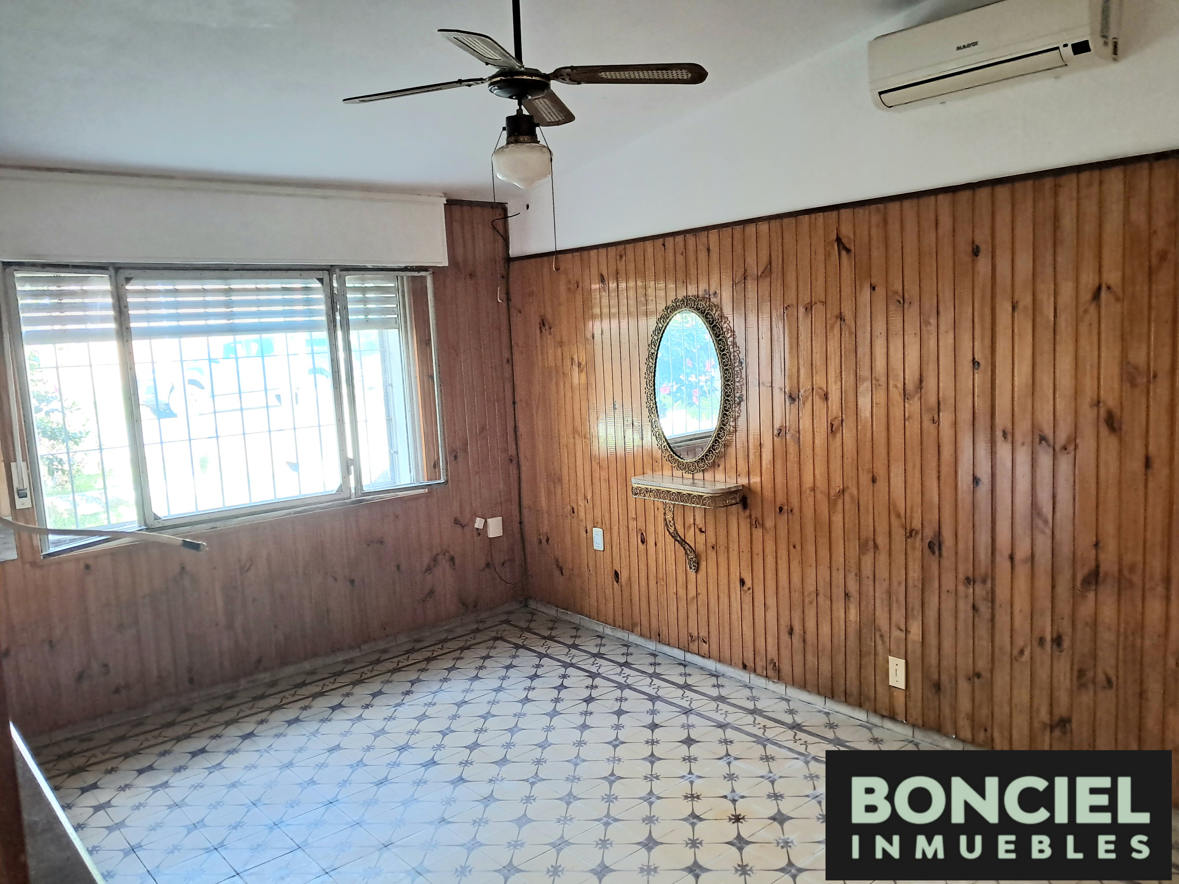 Buena Casa En Excelente Ubicación Vecinal, fotografía 3