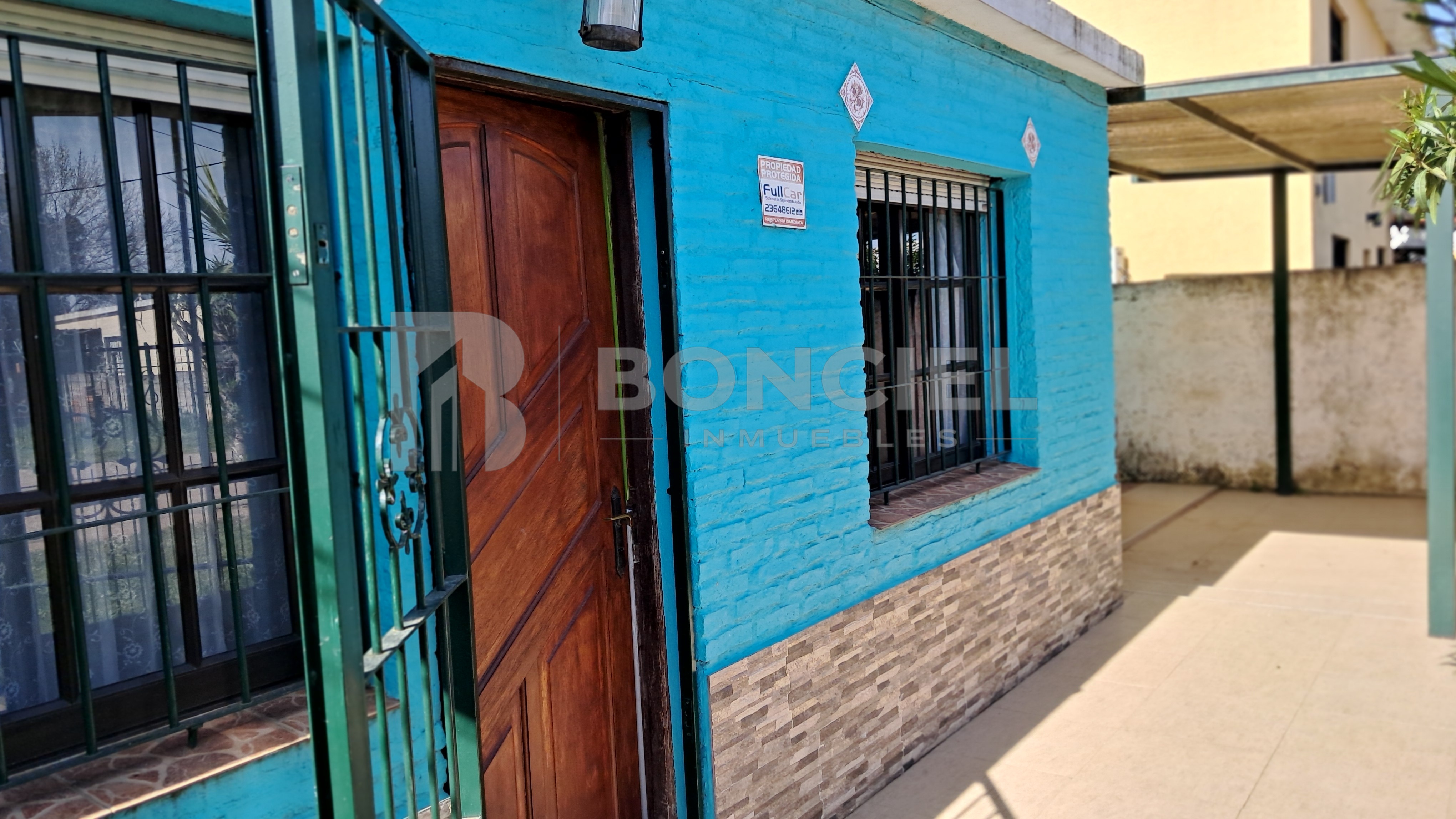 Casa Y Apartamento Con Buena Construcción A Metros De Av Artigas, fotografía 4