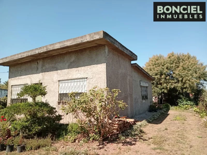 Casa 2 Dormitorios Con Amplio Terreno Y Galpón, fotografía 2